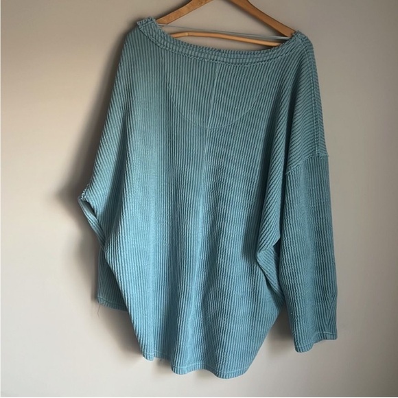 Free People Slouchy Oversized V Neck Tunic sweater top - Picture 2 of 4